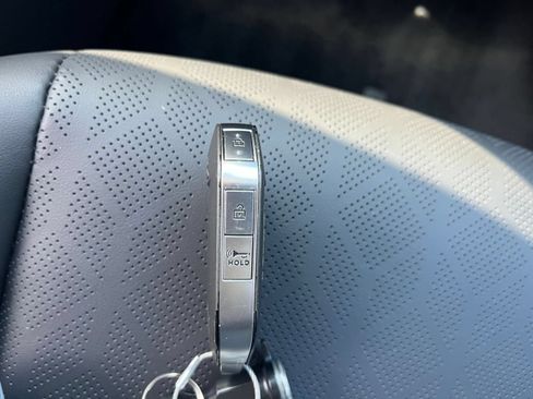 Used 2026 Kia Carnival FWD image 22