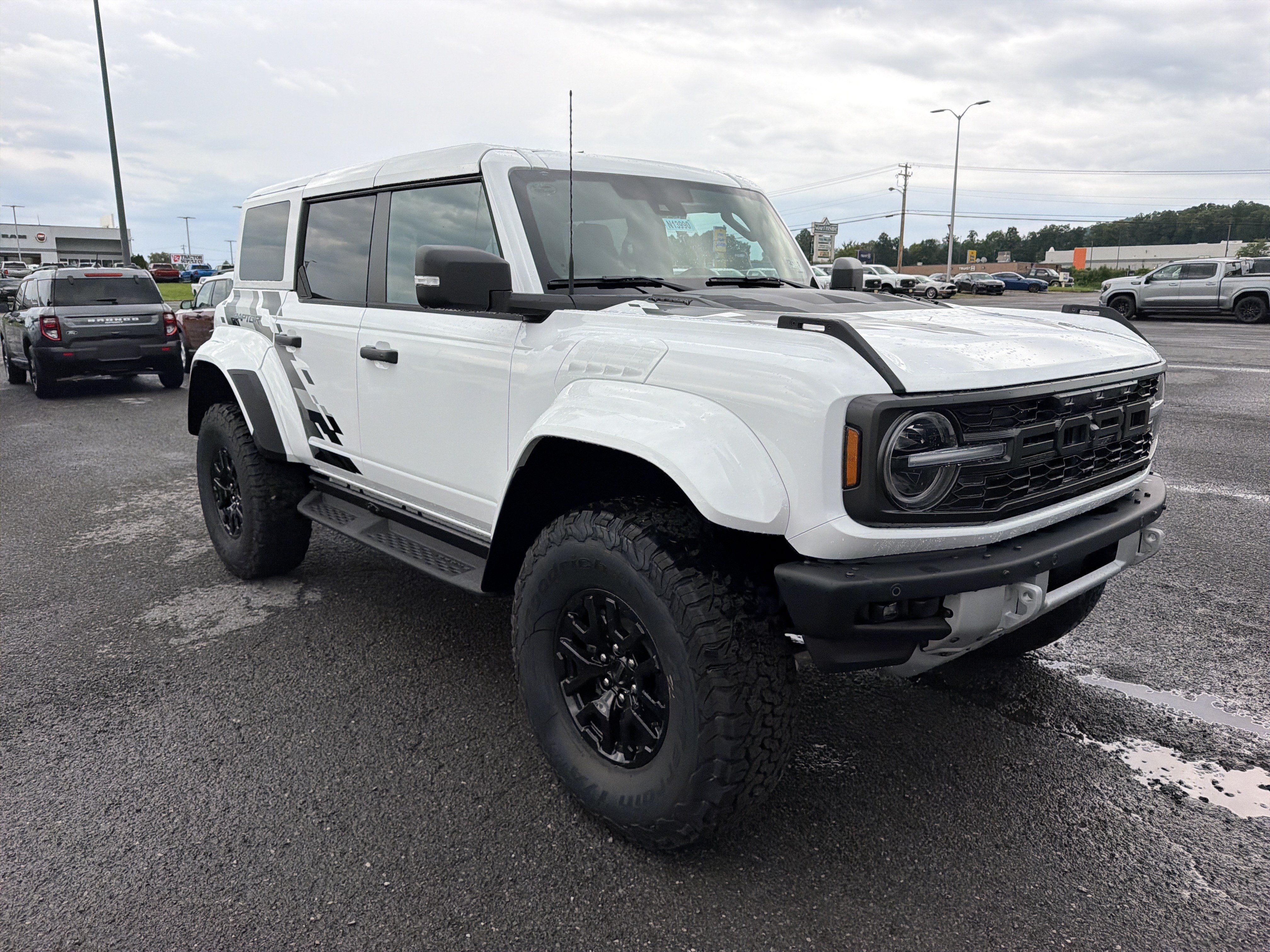New 2026 Ford Bronco Raptor AWD/4WD image 1