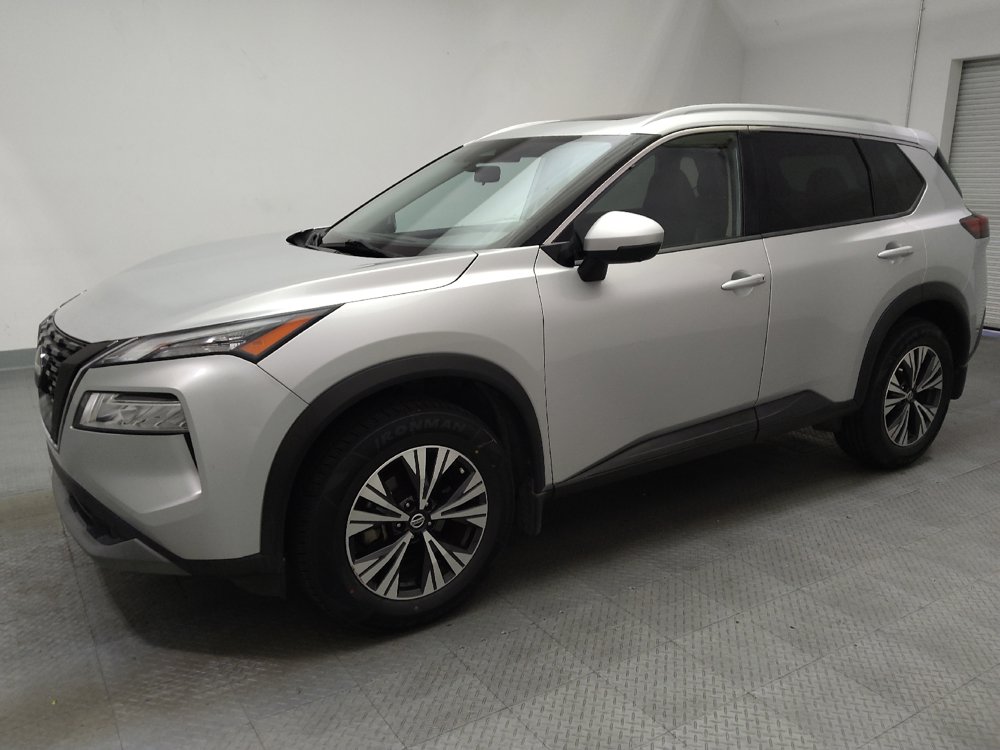 Used 2021 Nissan Rogue SV w/ Premium Package FWD image 2