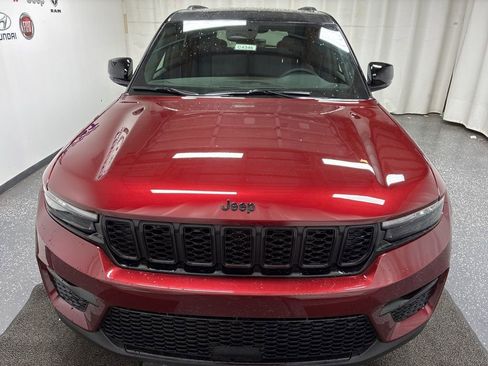 New 2025 Jeep Grand Cherokee Limited image 2