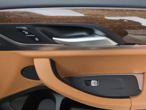 Used 2023 BMW X3 xDrive30i w/ Premium Package image 25