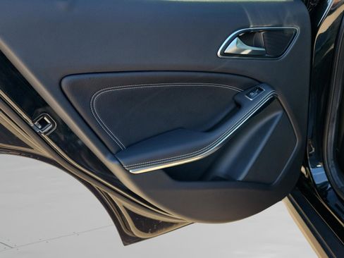 Used 2015 Mercedes-Benz GLA 250 4MATIC image 13