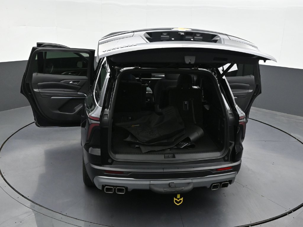 Used 2025 Chevrolet Traverse LT FWD image 37