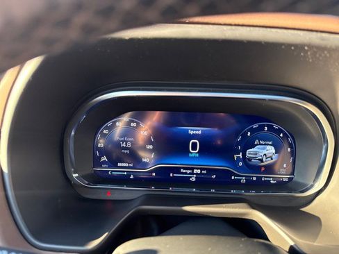 Used 2024 Chevrolet Tahoe High Country w/ Premium Package image 35