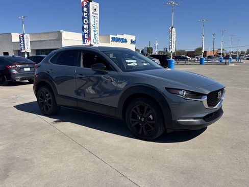 Used 2024 MAZDA CX-30 AWD 2.5 S w/ Preferred Package image 3