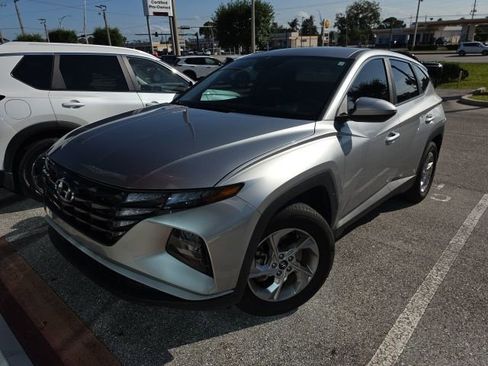 Used 2023 Hyundai Tucson SE image 1