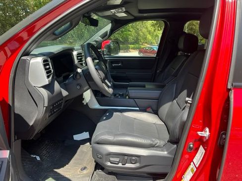 Used 2025 Toyota Tundra Platinum AWD/4WD image 5