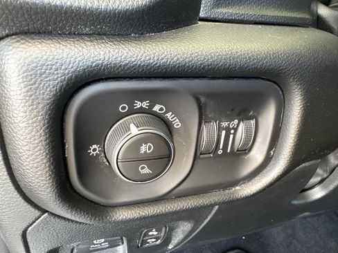 Used 2025 RAM 1500 Laramie AWD/4WD image 13