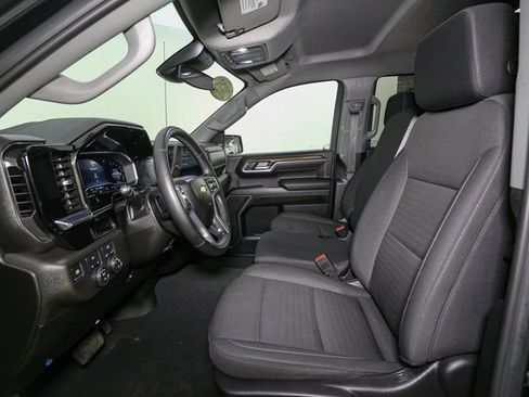 Used 2025 Chevrolet Silverado 1500 LT image 36