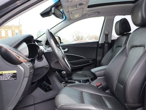 Used 2017 Hyundai Santa Fe Limited image 5