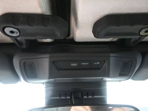 Used 2024 Jeep Gladiator Sport AWD/4WD image 31