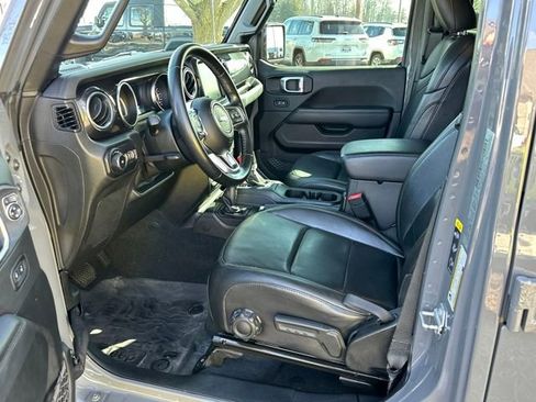 Used 2020 Jeep Wrangler Unlimited Sahara image 9