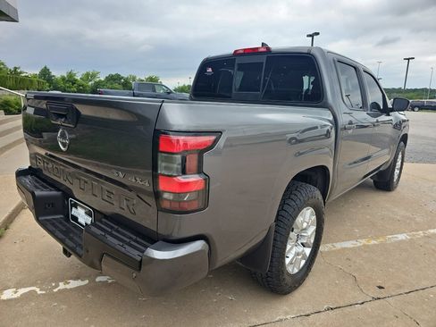 Used 2022 Nissan Frontier SV AWD/4WD image 4