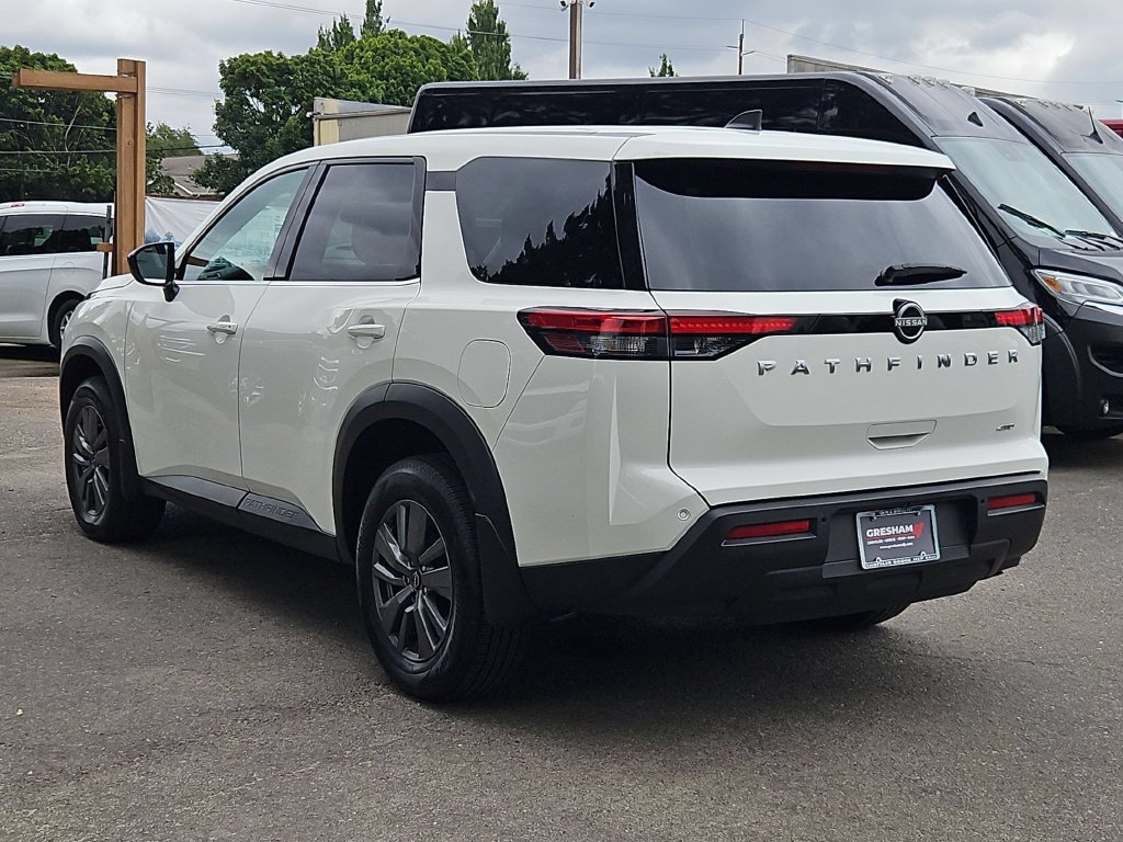 Used 2025 Nissan Pathfinder S AWD/4WD image 5