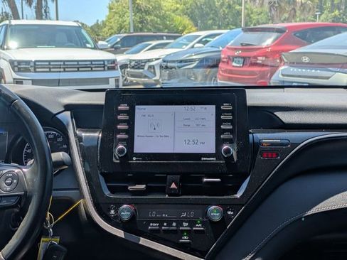 Used 2024 Toyota Camry SE image 17