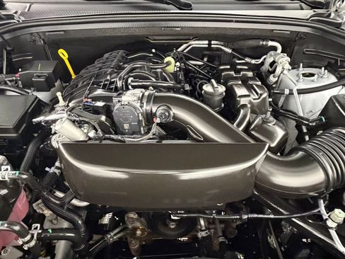 Used 2025 Dodge Durango GT image 37