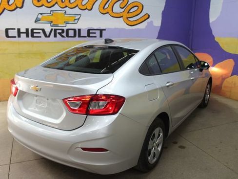 Used 2018 Chevrolet Cruze LS FWD image 8