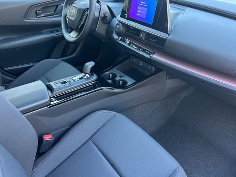New 2026 Toyota Prius SE image 18