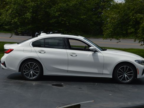 Used 2020 BMW 330i xDrive Sedan w/ Premium Package AWD/4WD image 12