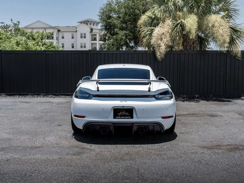 Used 2022 Porsche 718 Cayman GT4 RWD image 5