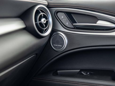 New 2025 Alfa Romeo Stelvio Sprint image 32