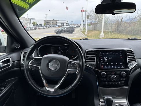 Used 2021 Jeep Grand Cherokee Laredo X image 16