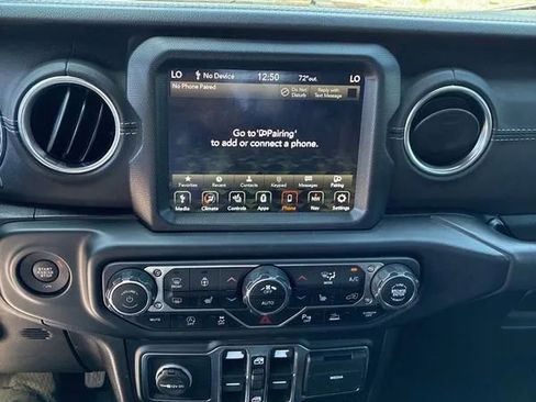 Used 2020 Jeep Gladiator Overland AWD/4WD image 15