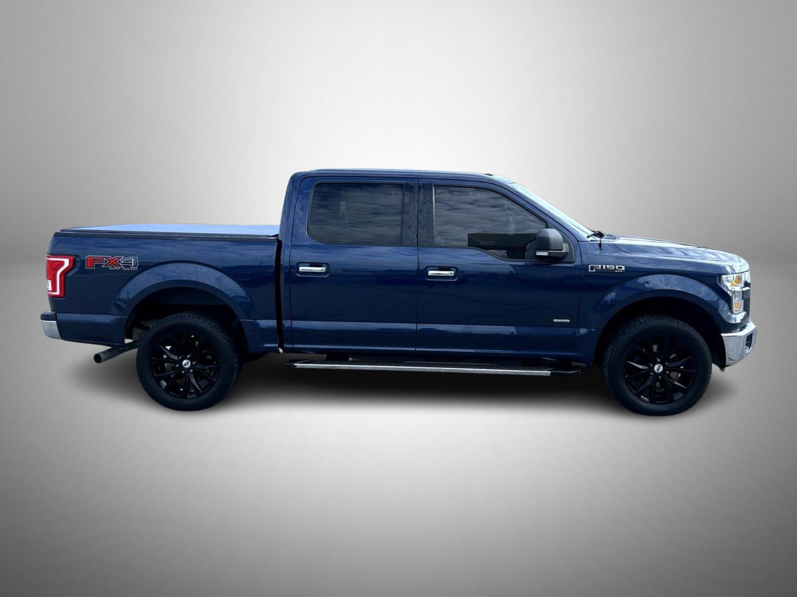 Used 2015 Ford F150 XLT w/ Equipment Group 302A Luxury AWD/4WD image 4