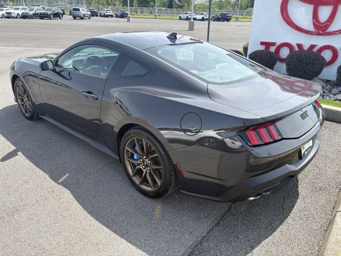 Used 2024 Ford Mustang GT Premium RWD image 6
