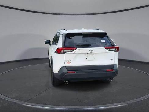 Used 2023 Toyota RAV4 XLE w/ Convenience Package FWD image 7