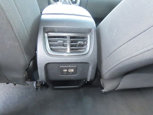 Used 2019 Chevrolet Blazer LT FWD image 19