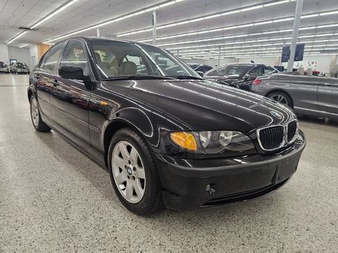 Used 2002 BMW 325i Sedan image 4
