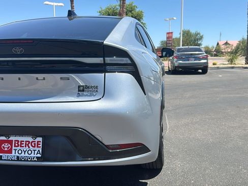 Used 2025 Toyota Prius Plug-In Hybrid w/ Limited Premium Package FWD image 7