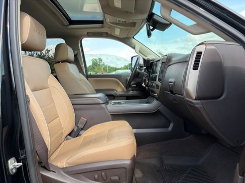 Used 2018 GMC Sierra 2500 Denali w/ Duramax Plus Package AWD/4WD image 30