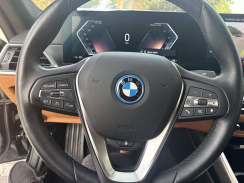 Used 2023 BMW i4 eDrive35 w/ Premium Package image 28