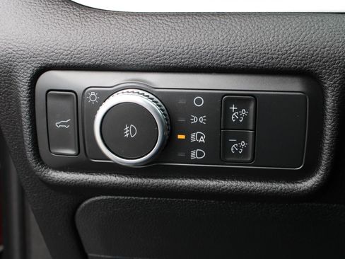 Used 2022 Ford Explorer XLT w/ Equipment Group 202A AWD/4WD image 11