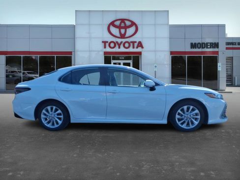Certified 2024 Toyota Camry LE w/ Convenience Package image 7