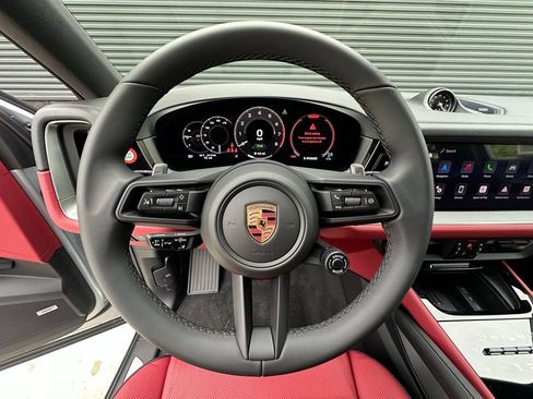 Used 2026 Porsche Cayenne E-Hybrid Coupe AWD/4WD image 16