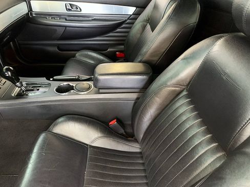 Used 2004 Ford Thunderbird RWD image 12
