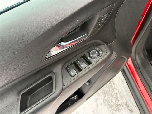 Used 2024 Chevrolet Equinox LT w/ LPO, Floor Liner Package image 15