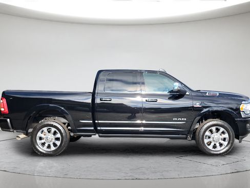 Used 2022 RAM 2500 Limited w/ Body Color Bumper Group AWD/4WD image 4