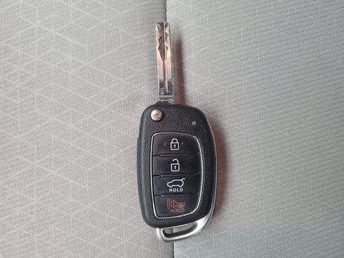 Used 2017 Hyundai Tucson Eco w/ Cargo Package image 32