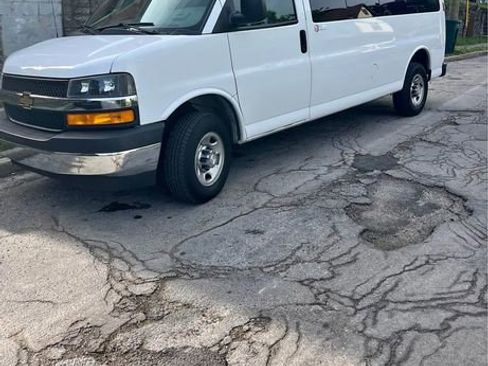 Used 2020 Chevrolet Express 3500 LT w/ LT Preferred Equipment Group RWD image 1