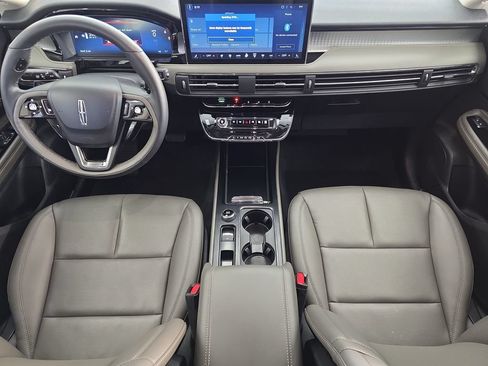 Used 2023 Lincoln Corsair AWD w/ Equipment Group 101A image 10