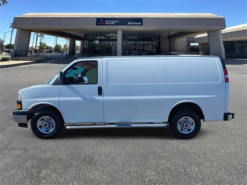 Used 2024 GMC Savana 2500 Work Van w/ Driver Convenience Package image 2
