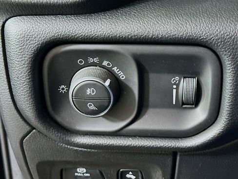 Used 2021 RAM 1500 Big Horn image 16