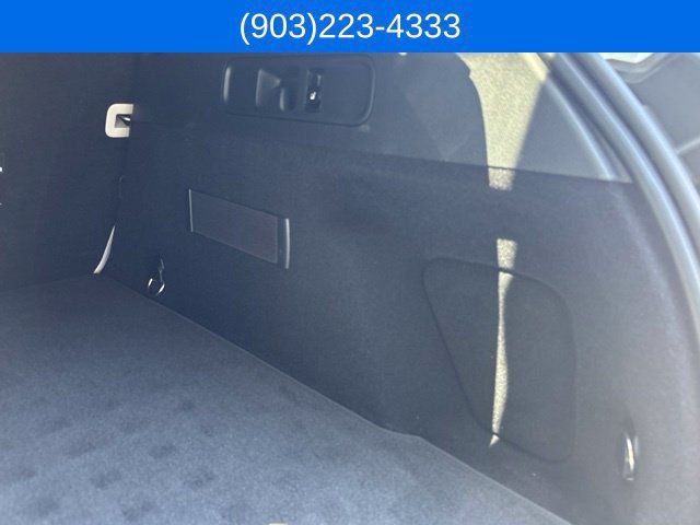 Used 2023 Mercedes-Benz GLC 300 4MATIC image 12