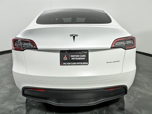 Used 2023 Tesla Model Y Long Range AWD/4WD image 8