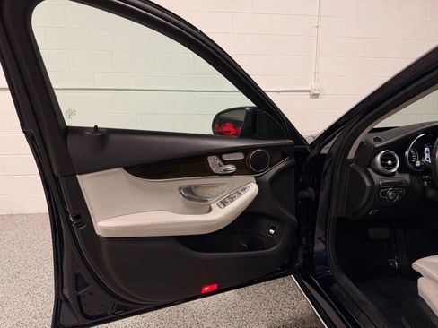 Used 2018 Mercedes-Benz C 300 4MATIC Sedan image 10