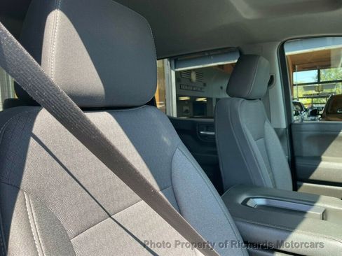 Used 2022 Chevrolet Silverado 1500 LT w/ Z71 Off-Road Package image 21